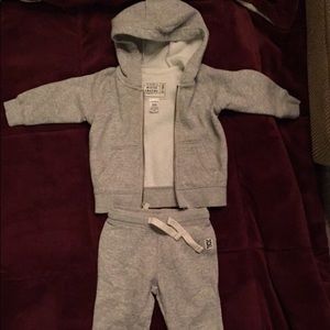 Carter’s matching jogger outfit.